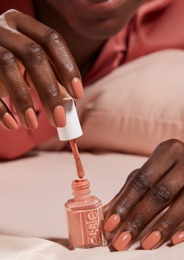 Essie nails top