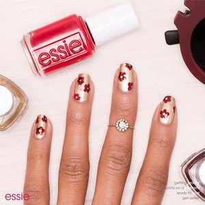 mod metallic flowers nail art